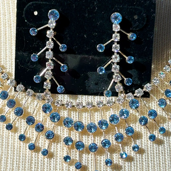2 PIECE BLUE RHINESTONE AND CLEAR SET SM BLUE DROPS WITH CLEAR /SILVER - Picture 7 of 16